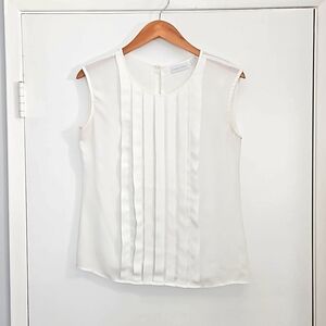 Top - Pleated front